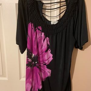 Black and pink flower top